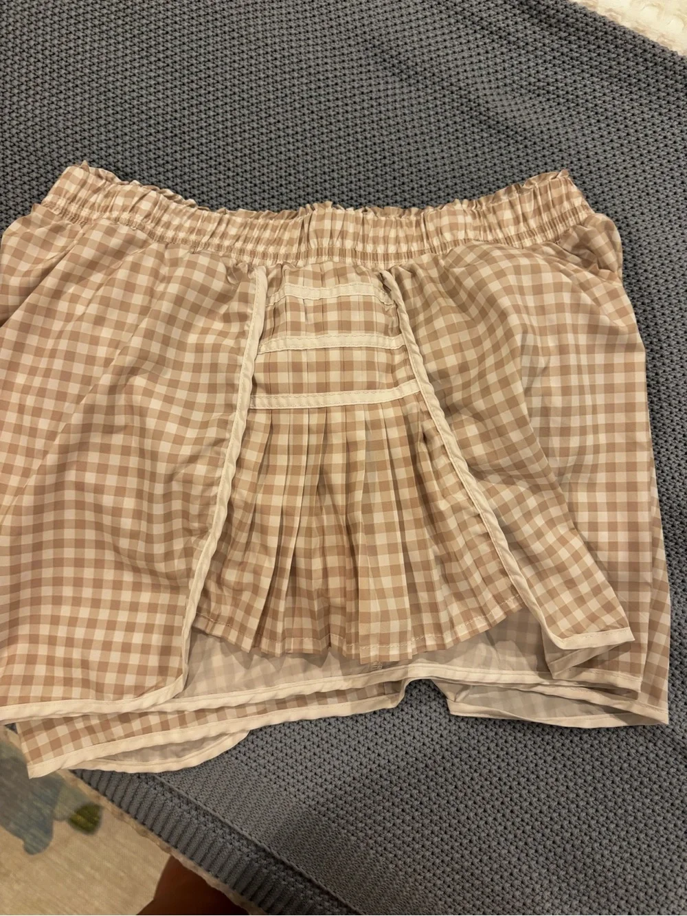 Beige Gingham Athletic Shorts with Elastic Waist